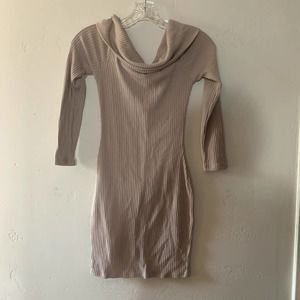 charlotte russe cream long sleeves flowy neck ribbed mini dress size small